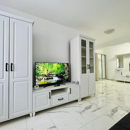 Altheda Living White House 29F-2 Apartment Сучеава Екстериор снимка